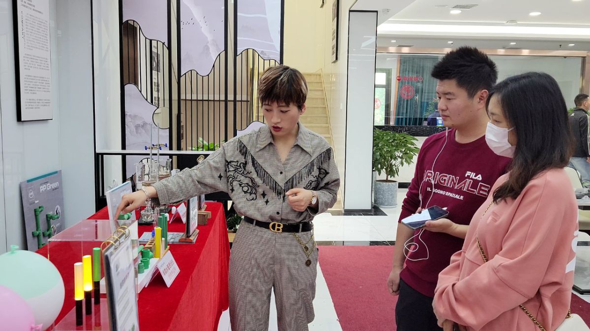 今朝裝飾丨法國(guó)圣戈班除甲醛石膏板品質(zhì)大揭秘，業(yè)主爭(zhēng)相體驗(yàn)，現(xiàn)場(chǎng)超火爆