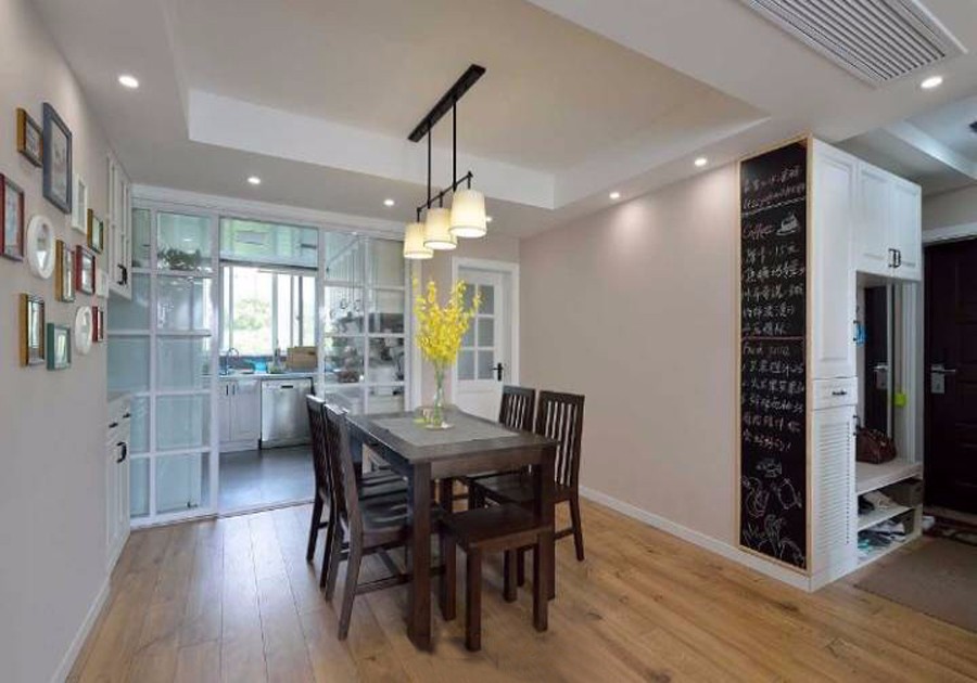 白樺林國(guó)際110平米簡(jiǎn)美風(fēng)格設(shè)計(jì)案例